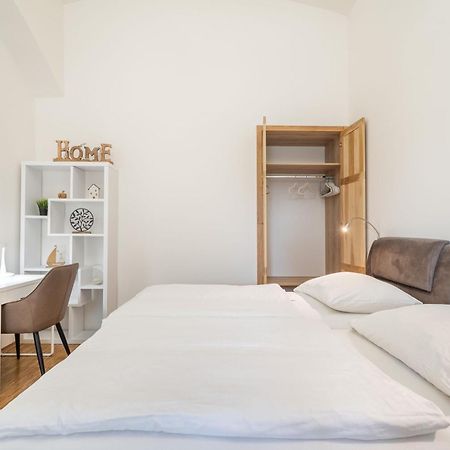 Dlazdena Apartments براغ المظهر الخارجي الصورة