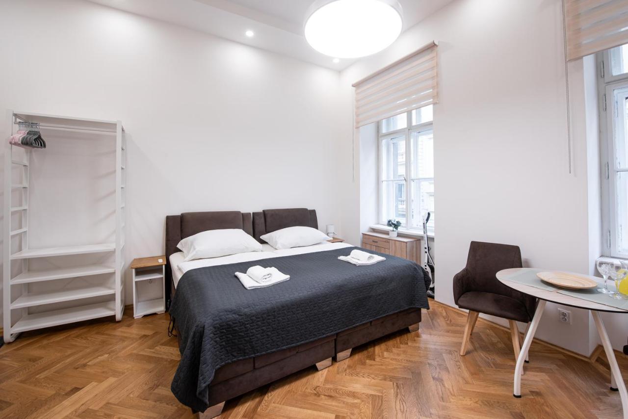Dlazdena Apartments براغ المظهر الخارجي الصورة
