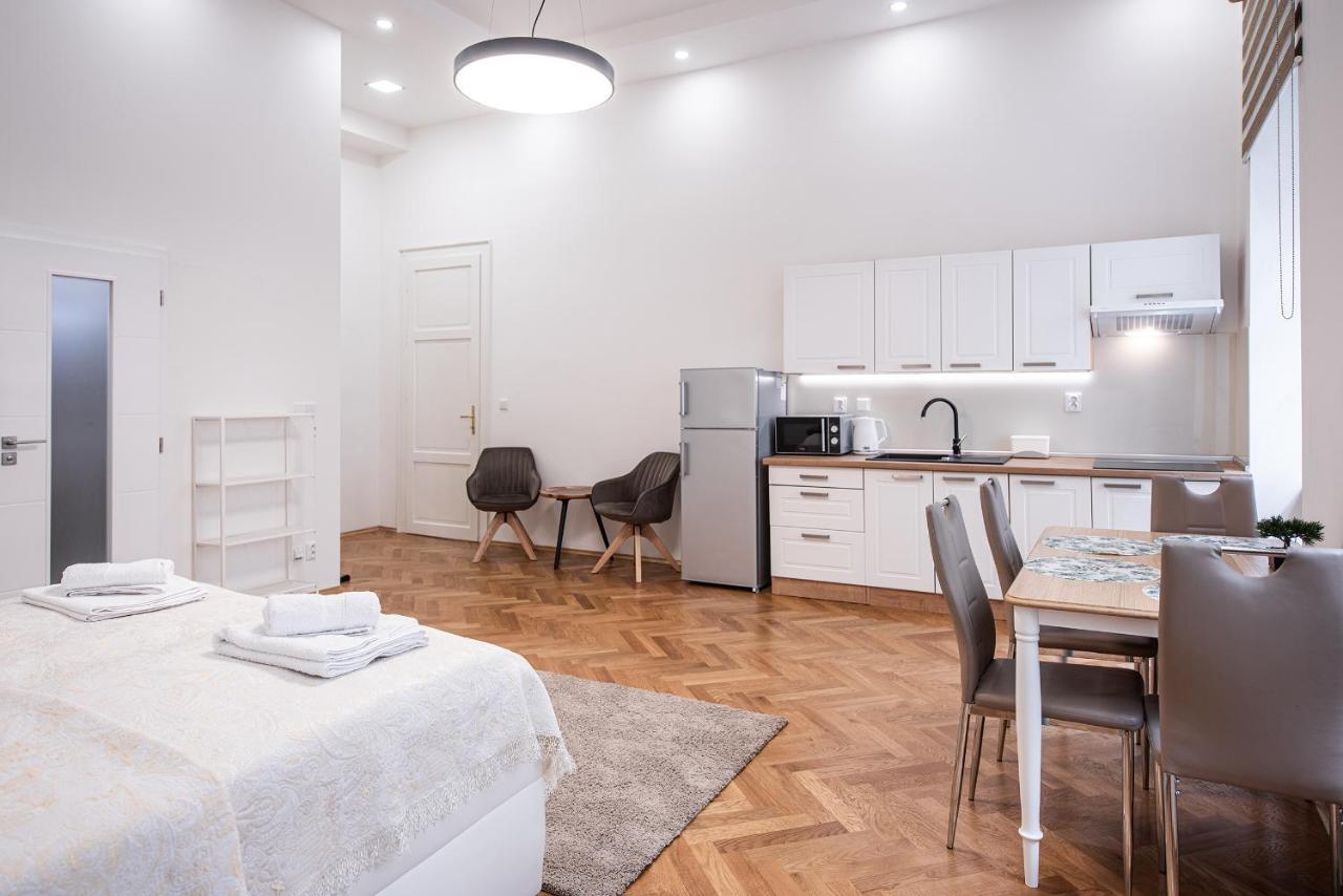 Dlazdena Apartments براغ المظهر الخارجي الصورة