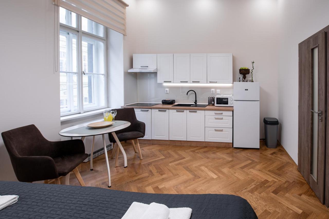Dlazdena Apartments براغ المظهر الخارجي الصورة
