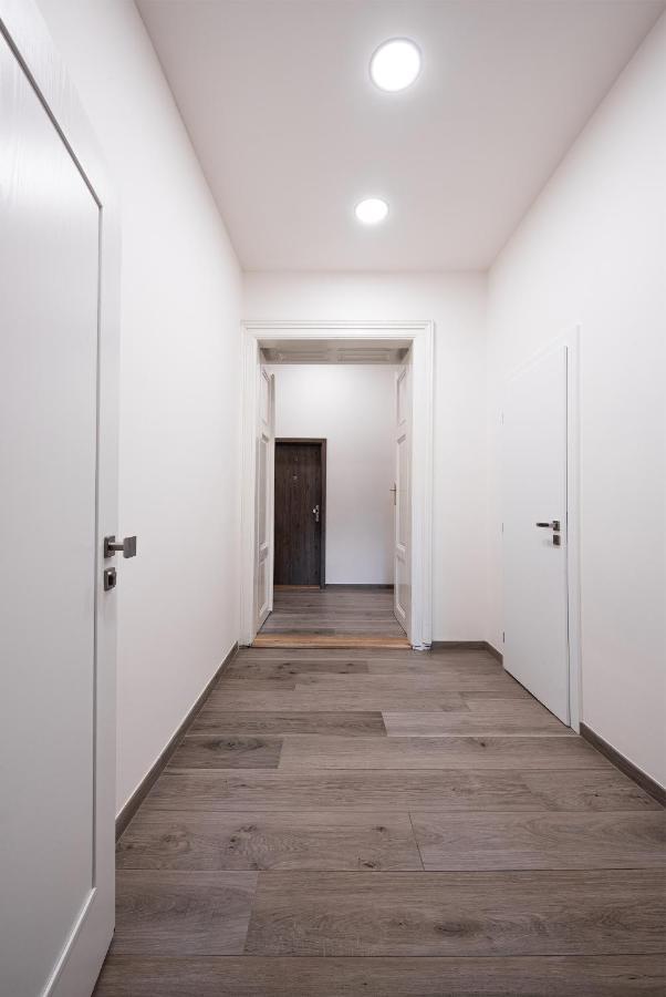 Dlazdena Apartments براغ المظهر الخارجي الصورة