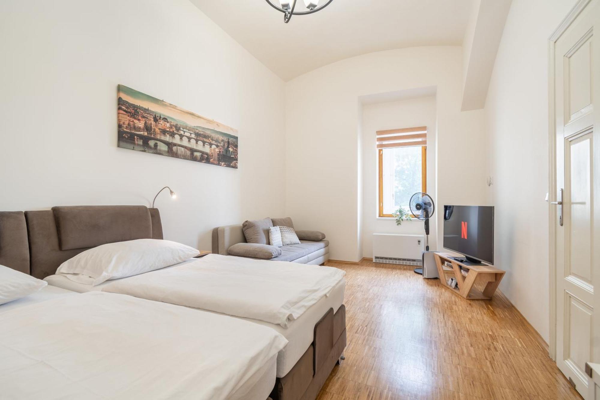Dlazdena Apartments براغ المظهر الخارجي الصورة