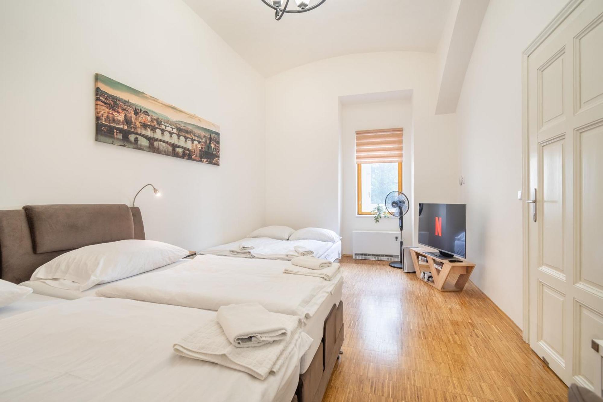Dlazdena Apartments براغ المظهر الخارجي الصورة